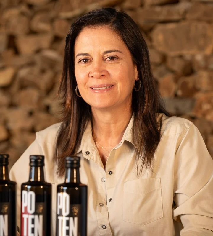 Claudia Santos — Mestre do Lagar, Fazenda Serra dos Tapes