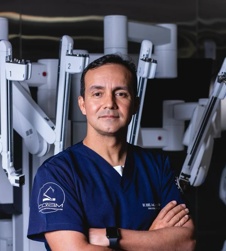 Dr. Norberto Martins — Cirurgião Robótico e Coordenador da Unidade de Cirurgia Robótica, Hospital Mãe de Deus