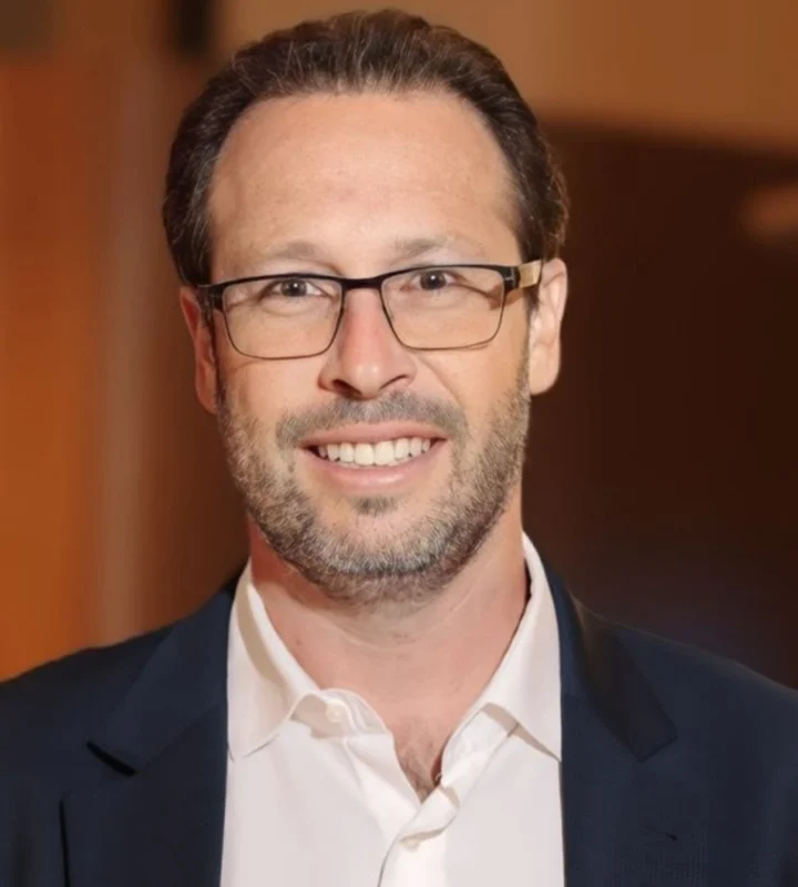Felipe Melnick — Diretor Comercial, Melnick