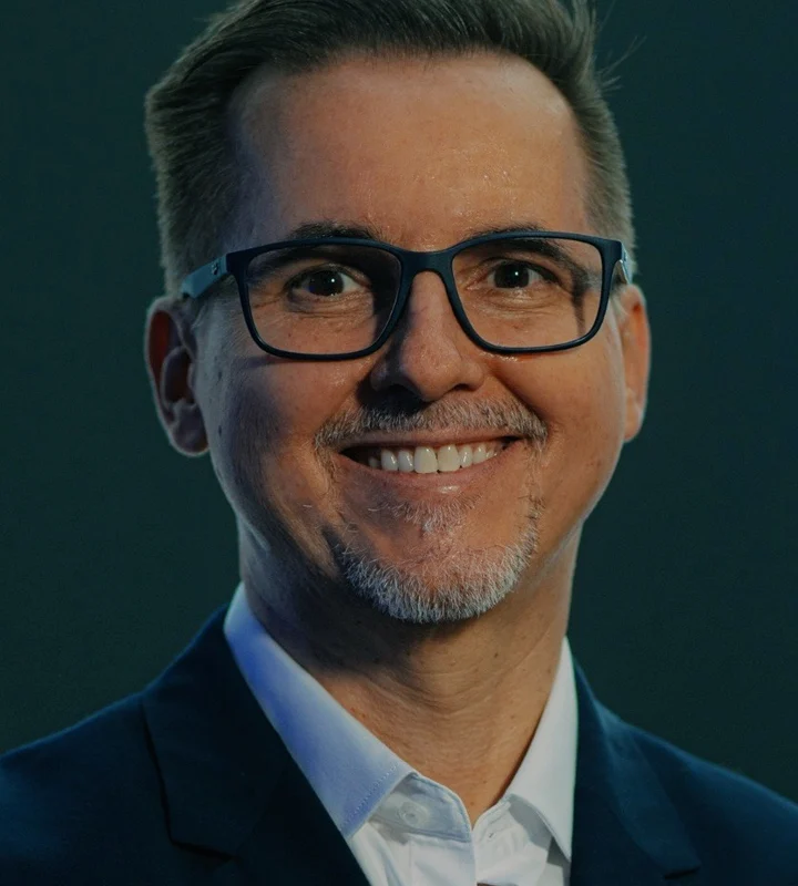 Immo Oliver Paul — CEO, Carenet