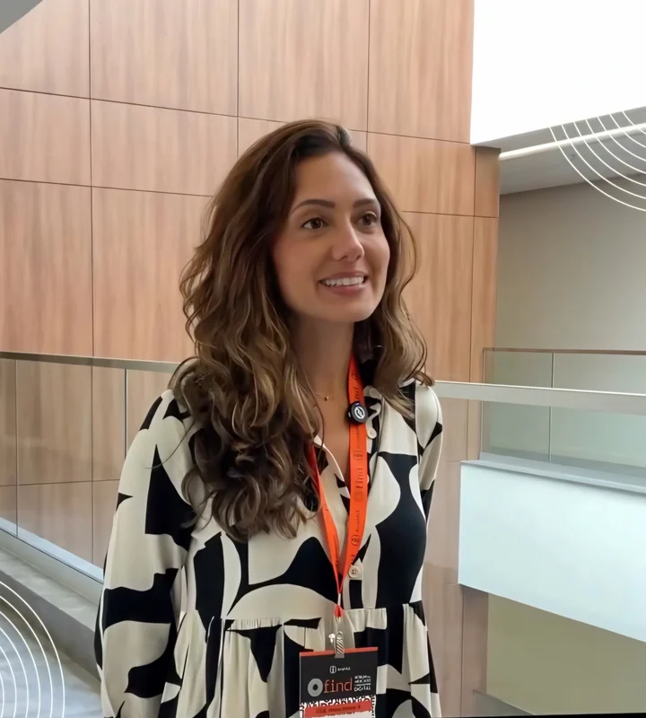 Luiza Fresina — Gerente de Relacionamento, CX e Comunidade, Clube de Literatura Clássica