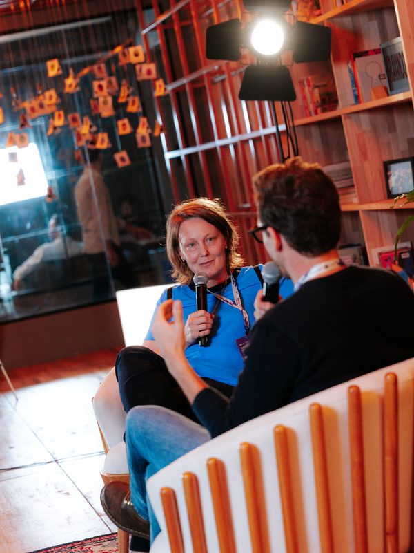 Louise McKerrow — Diretora de MKT & Publicidade SOLA, Netflix