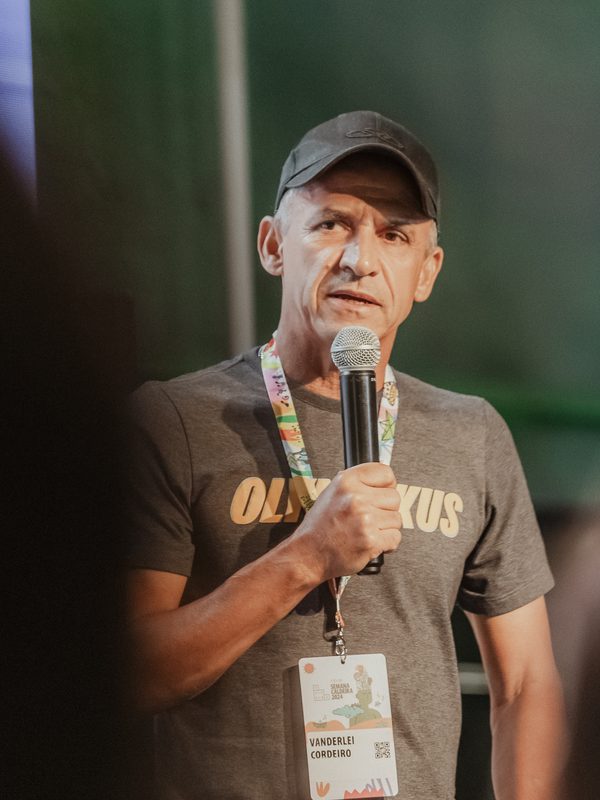 Vanderlei Cordeiro — Corredor, Medalhista Olímpico